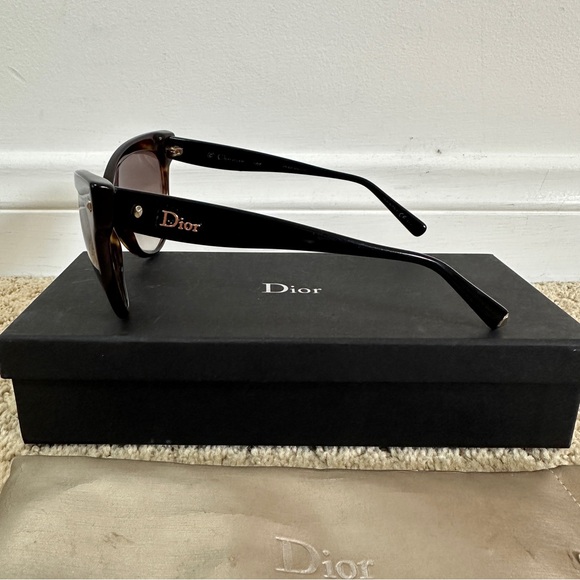 Dior Womens “Les Marquises” Mohotani Cateye Sunglasses w/ original box & case - Picture 4 of 6